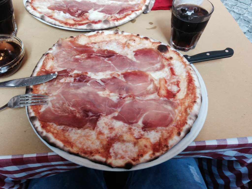pizza rom italien